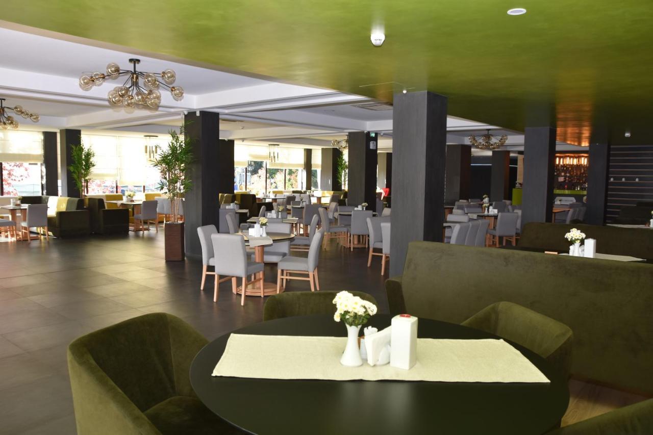 Hotel Bulevard Râmnicu Vâlcea Exteriör bild